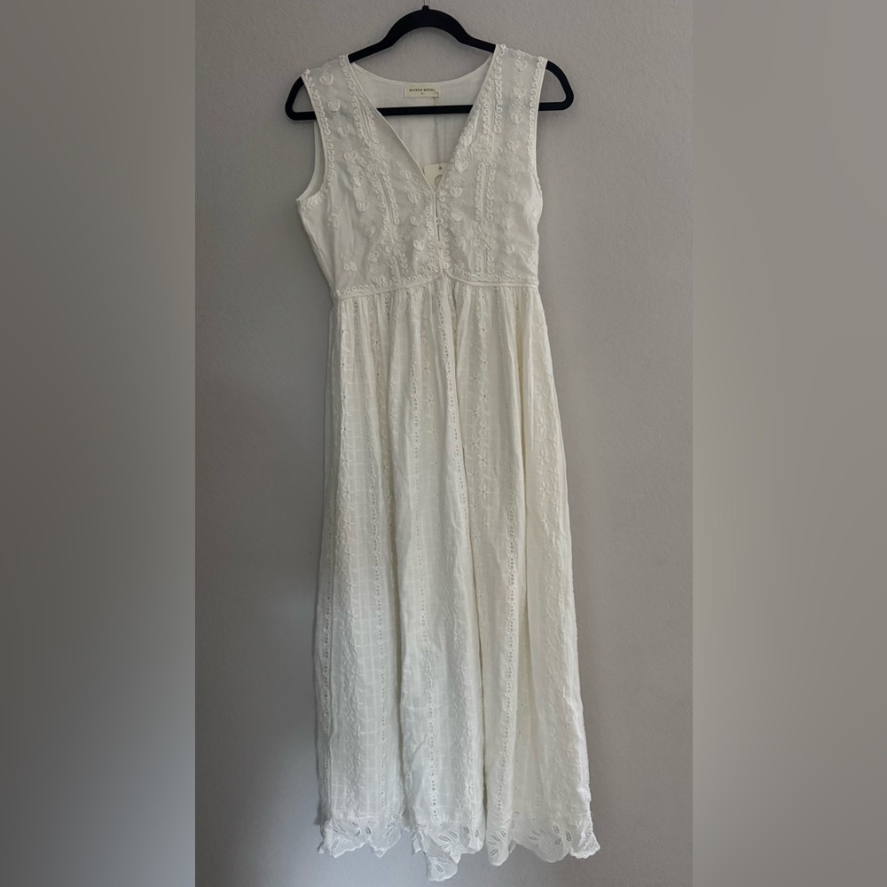 NEW MAISON HOTEL amandine dress in lord byron pearl - Picture 7 of 15